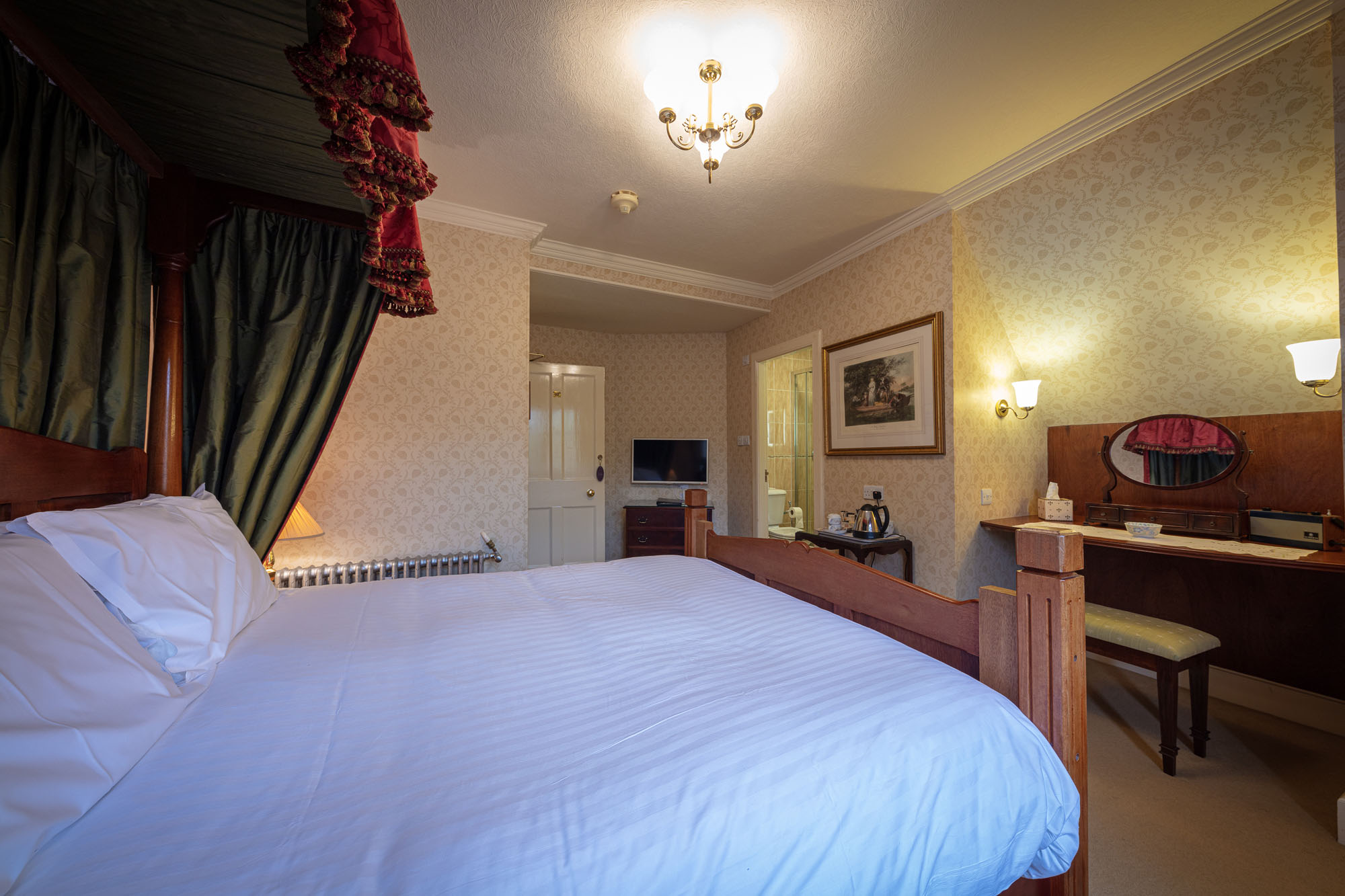 Standard double bedroom