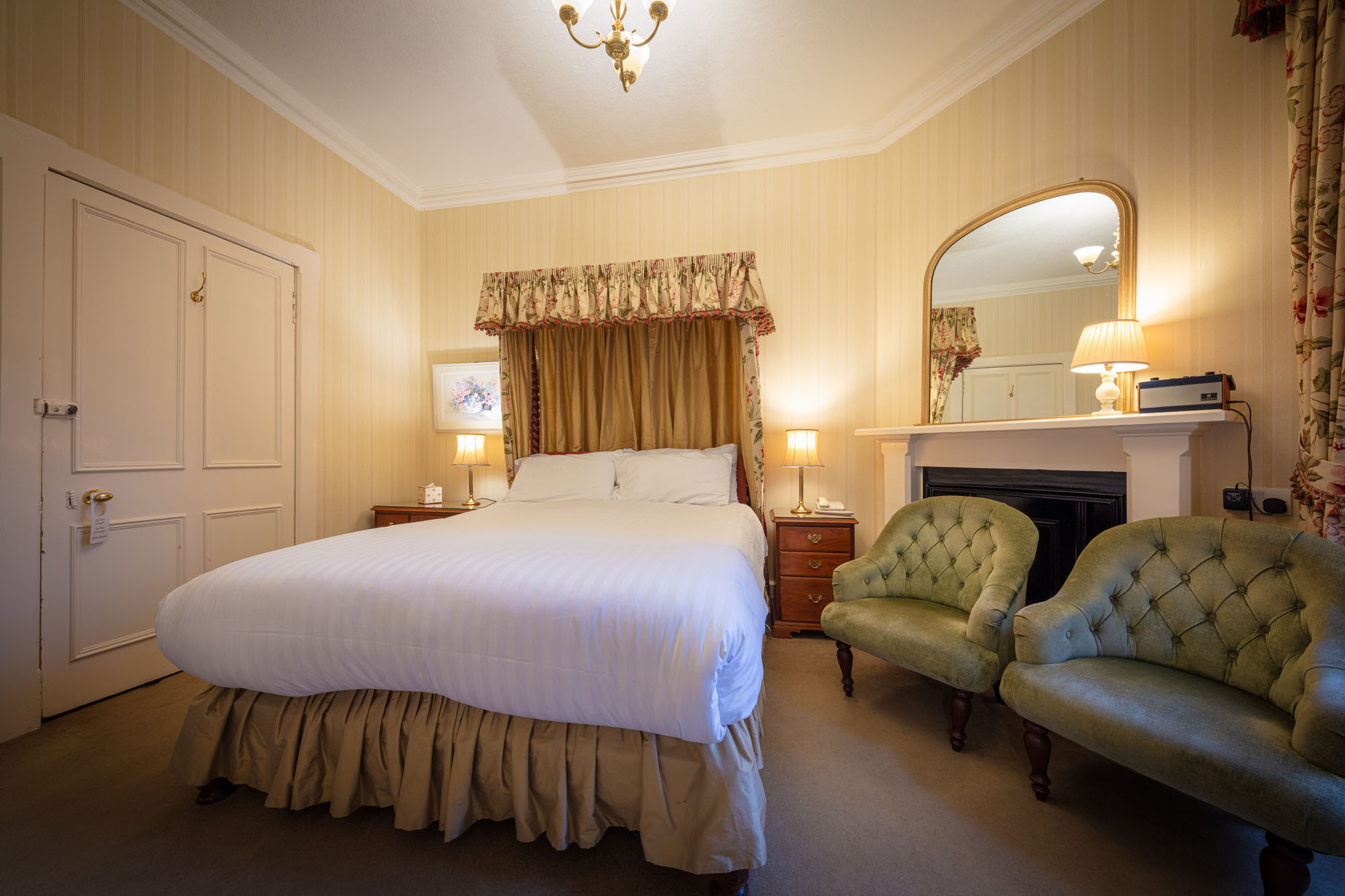 Standard double bedroom