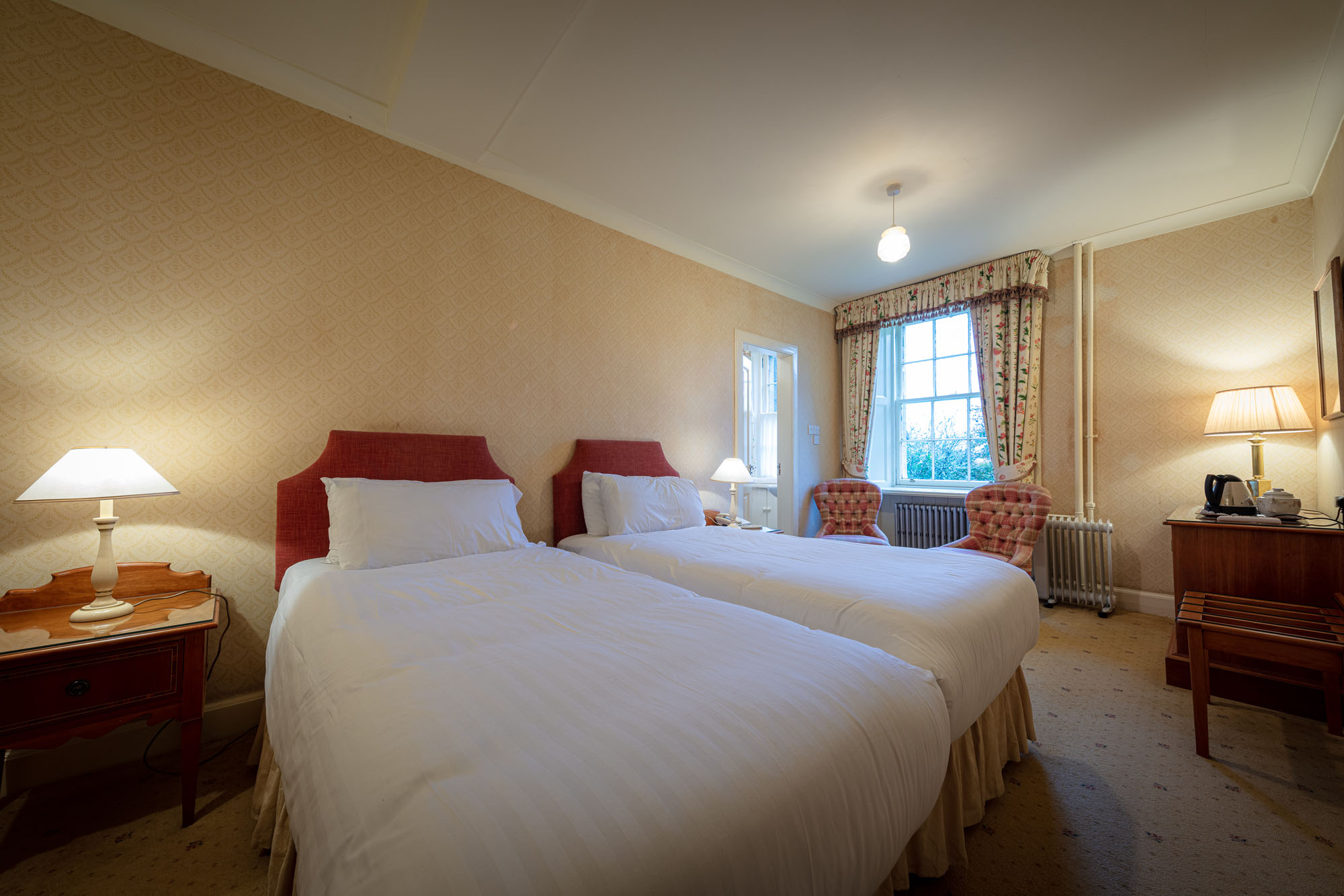 Standard twin bedroom